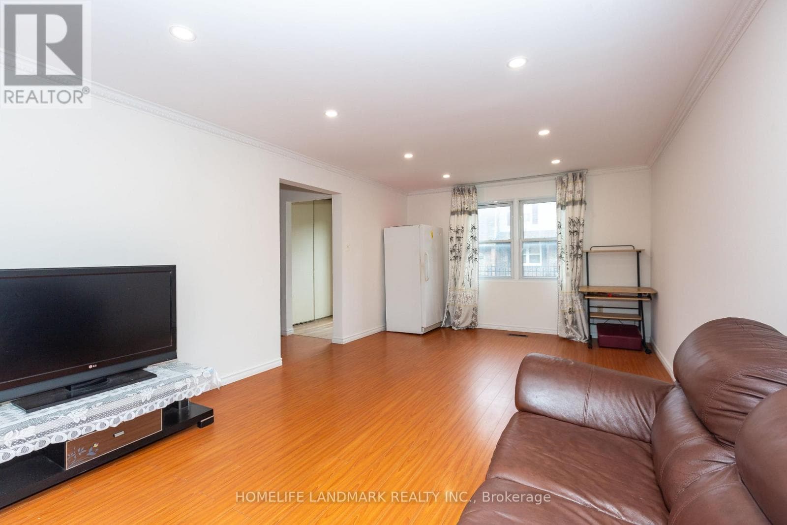 Photo of 102 - 91 L'AMOREAUX DRIVE S