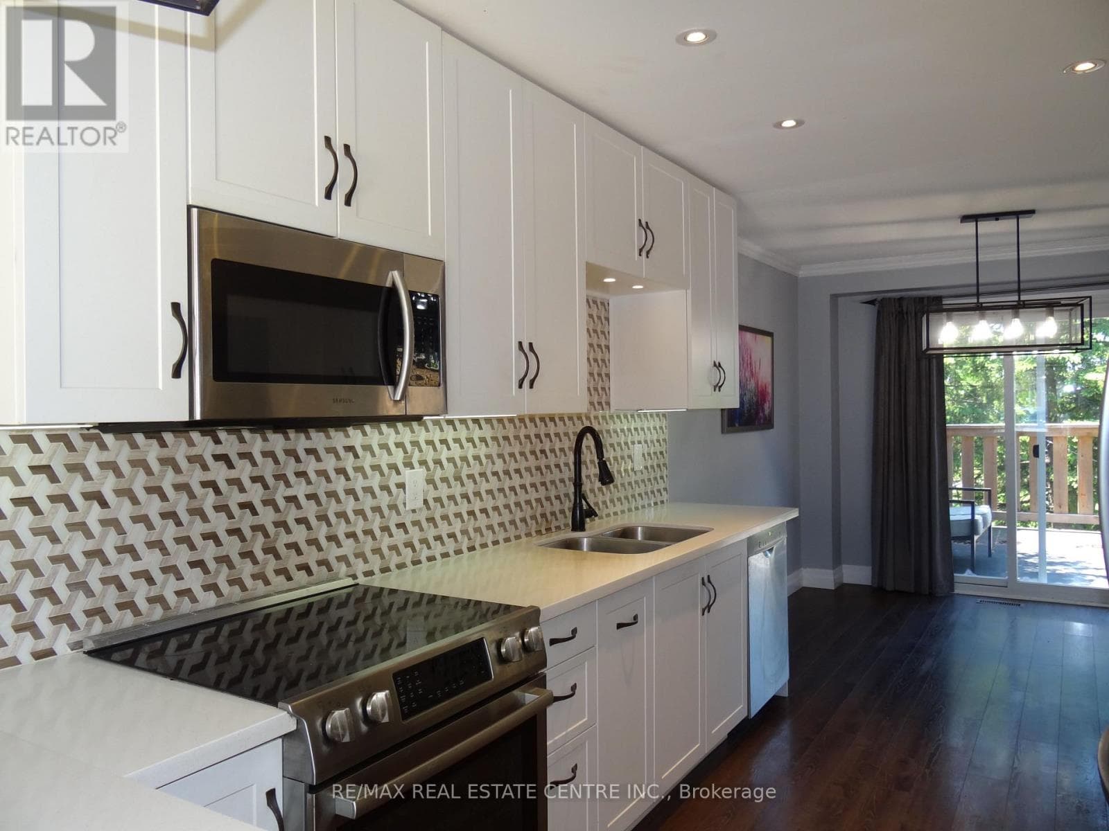 Photo of 28 RAWLING CRESCENT