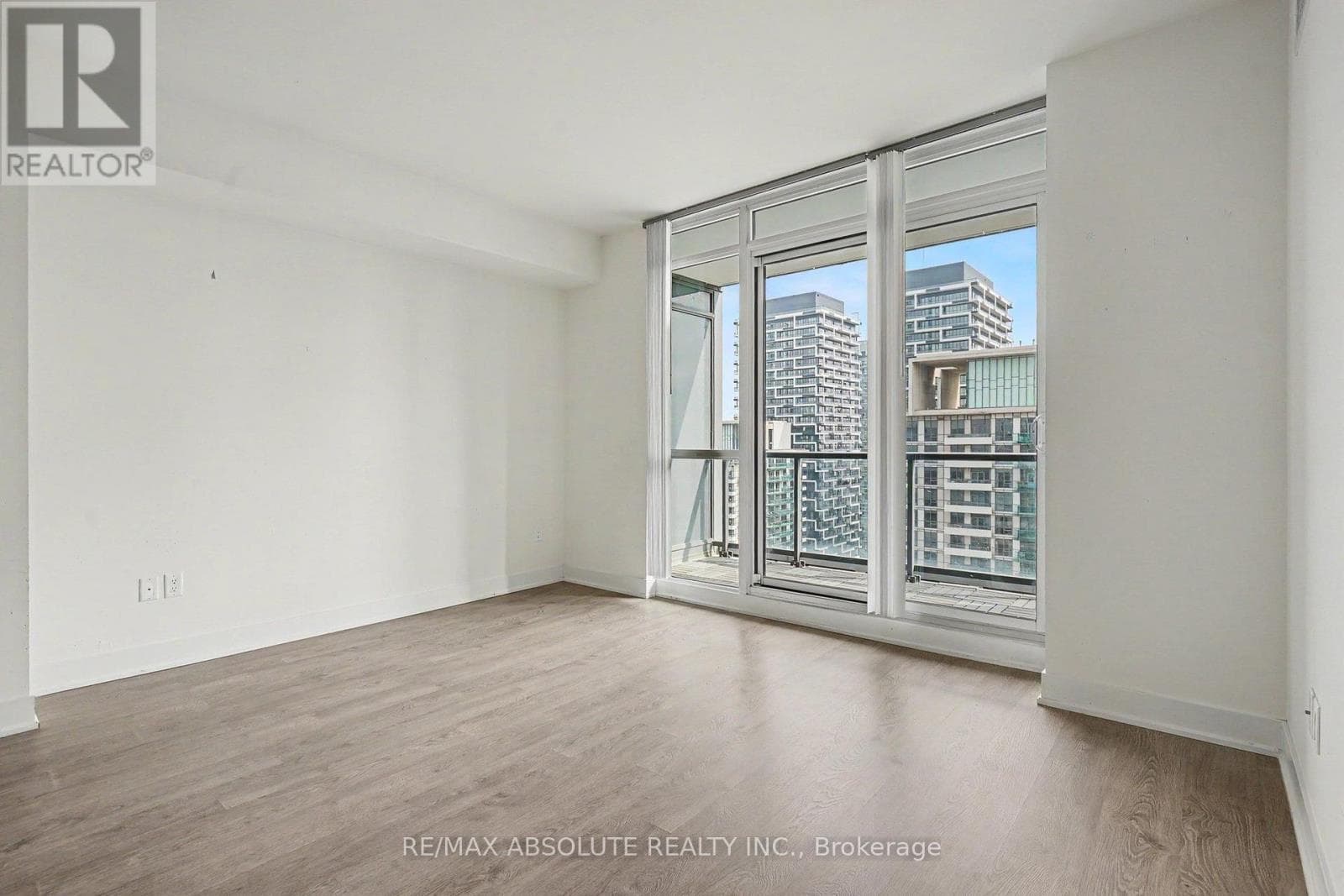Photo of 2809 - 30 ROEHAMPTON AVENUE