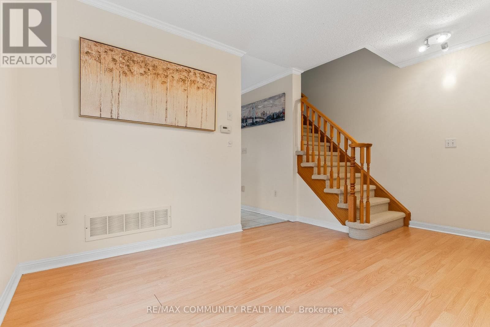 Photo of 504 KEARNS DRIVE