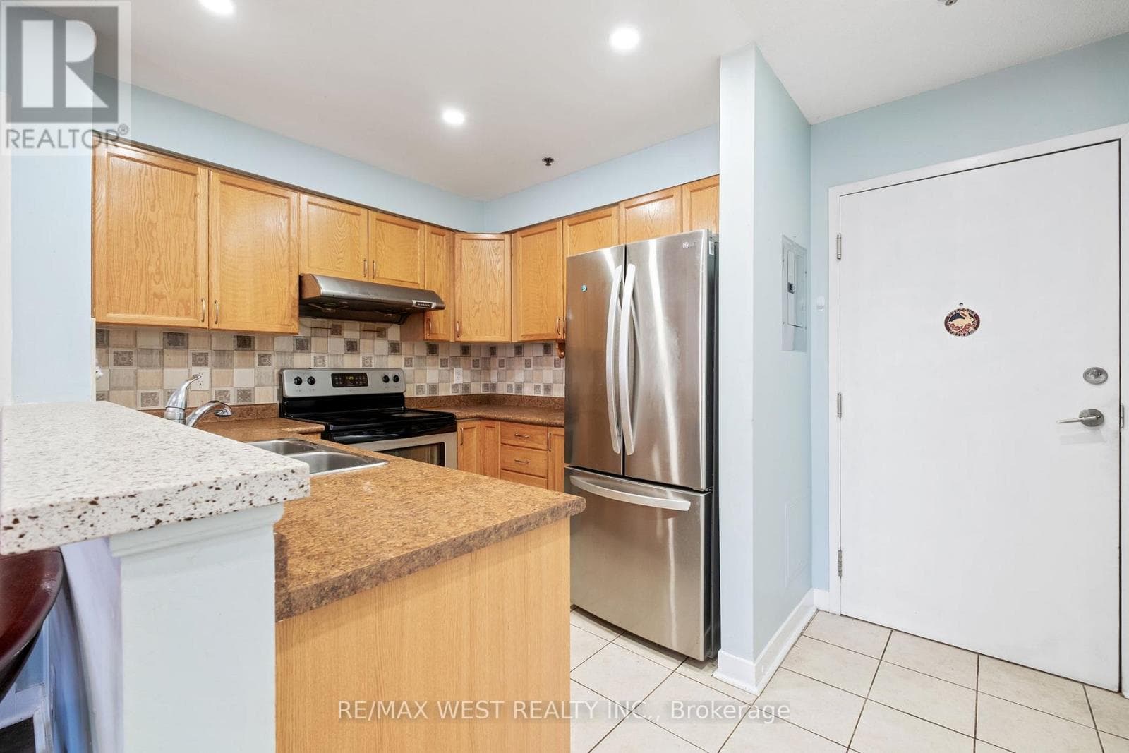 Photo of 208 - 4 DAYSPRING CIRCLE