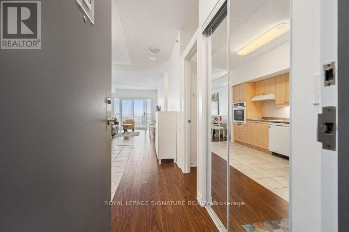 Photo of 1003 - 810 SCOLLARD COURT