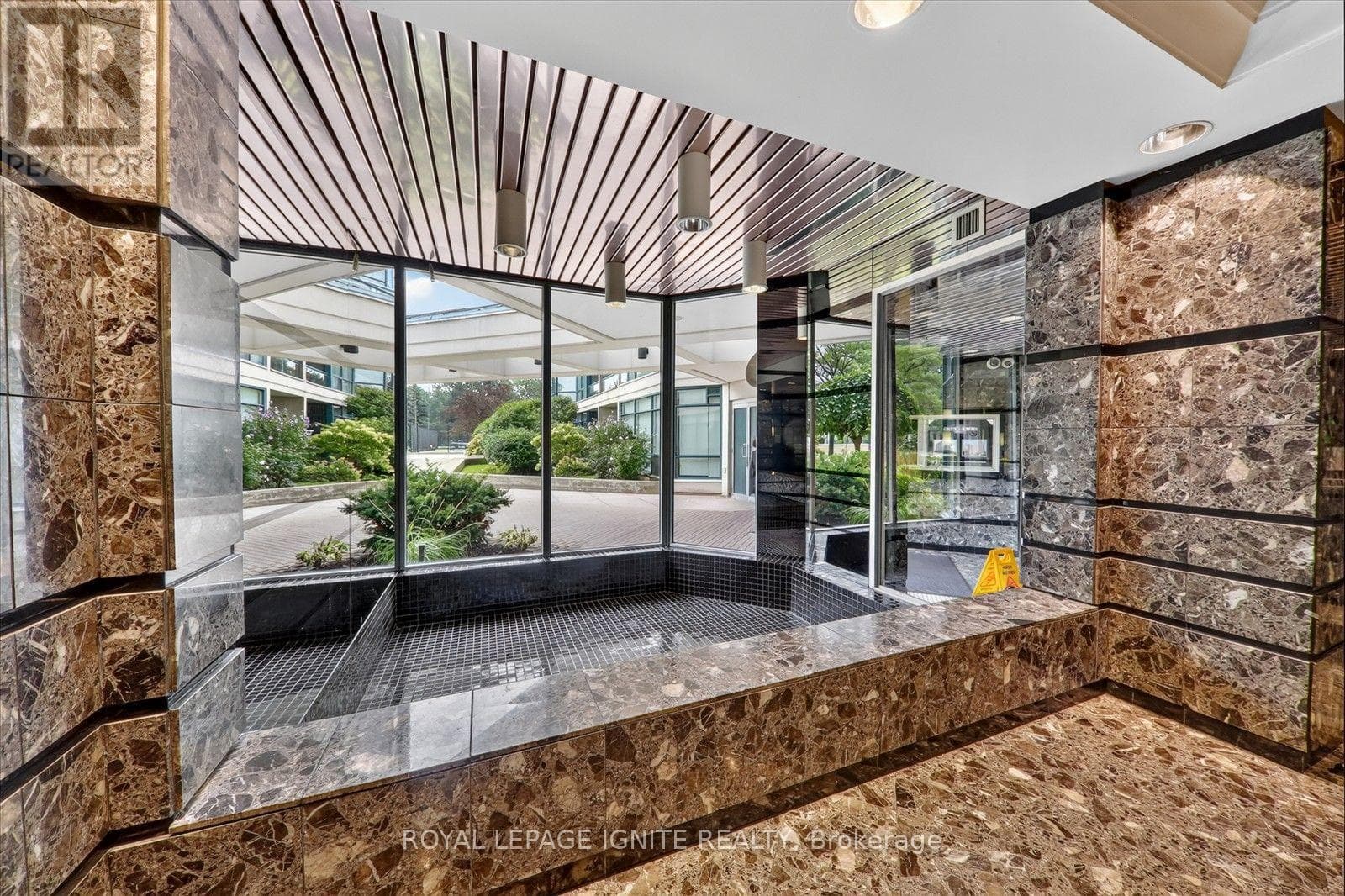 Photo of 809 - 4725 SHEPPARD AVENUE E