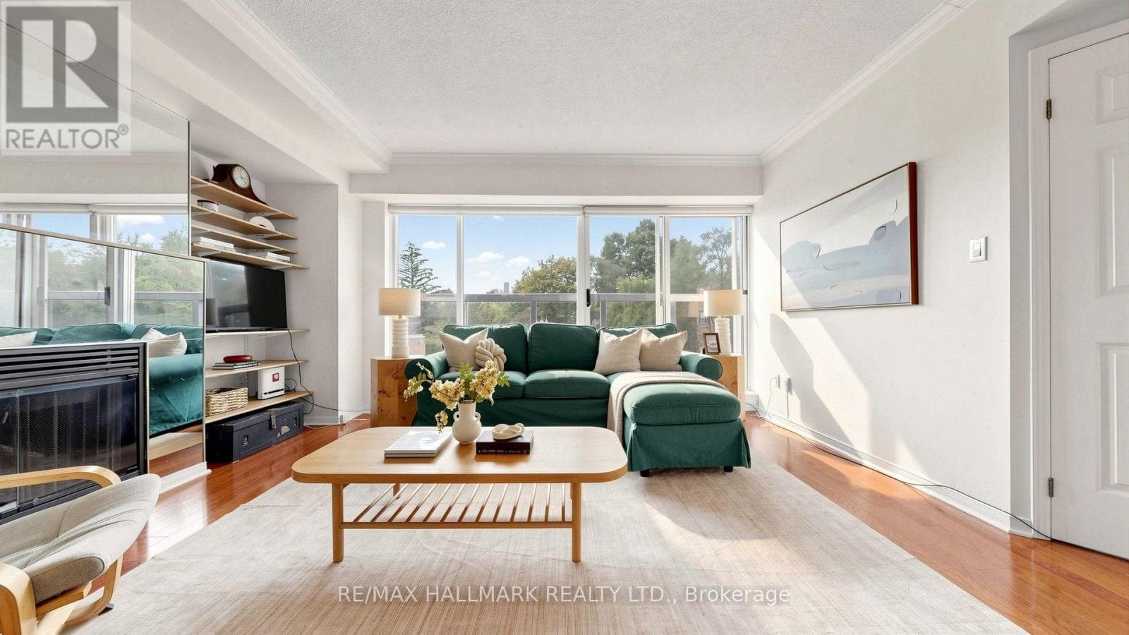Photo of 312 - 1818 BAYVIEW AVENUE