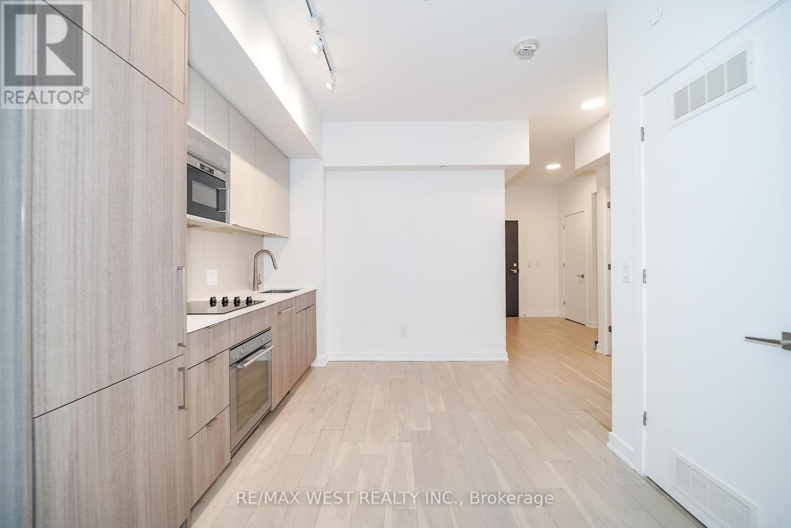 Photo of 205 - 840 ST CLAIR AVENUE W