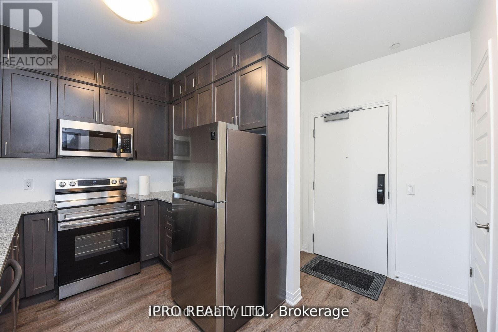 Photo of 004 - 95 DUNDAS ST W STREET