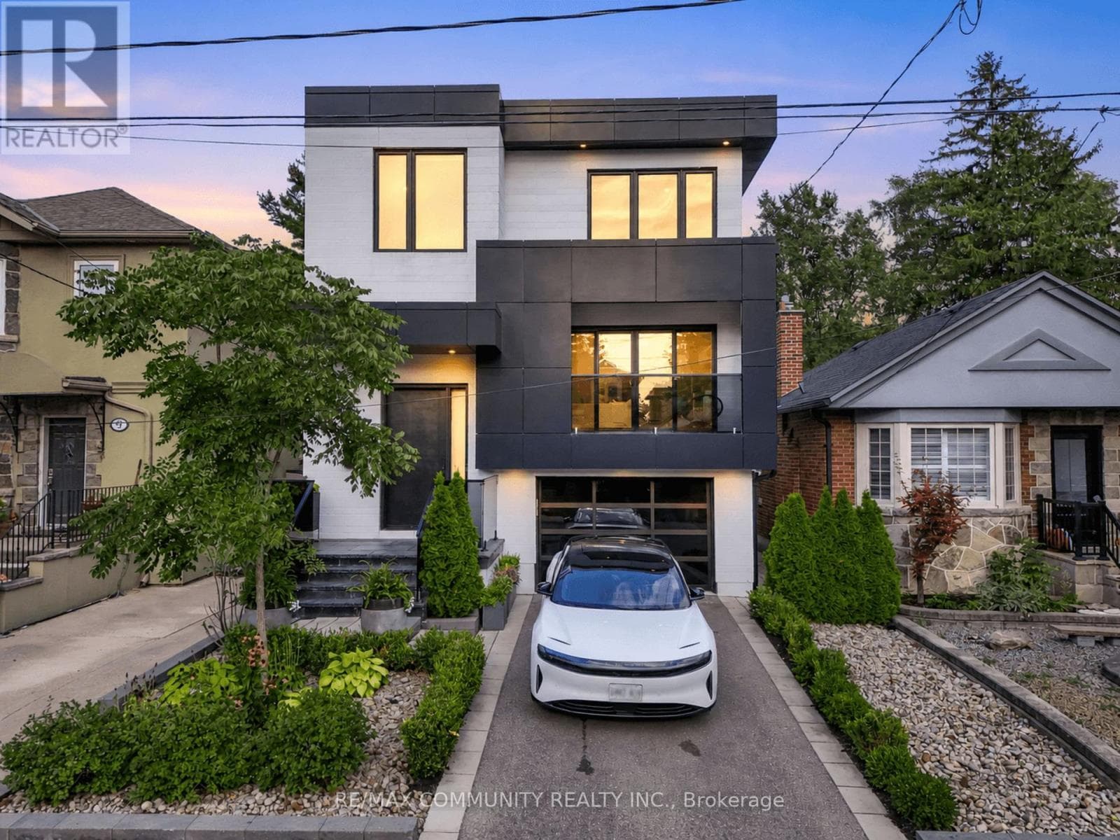 Photo of 7 DERWYN ROAD
