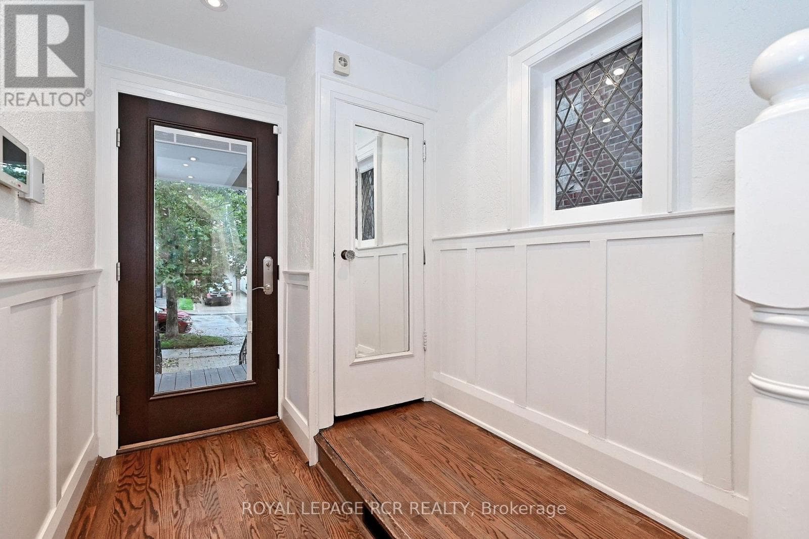 Photo of 214 BRIAR HILL AVENUE