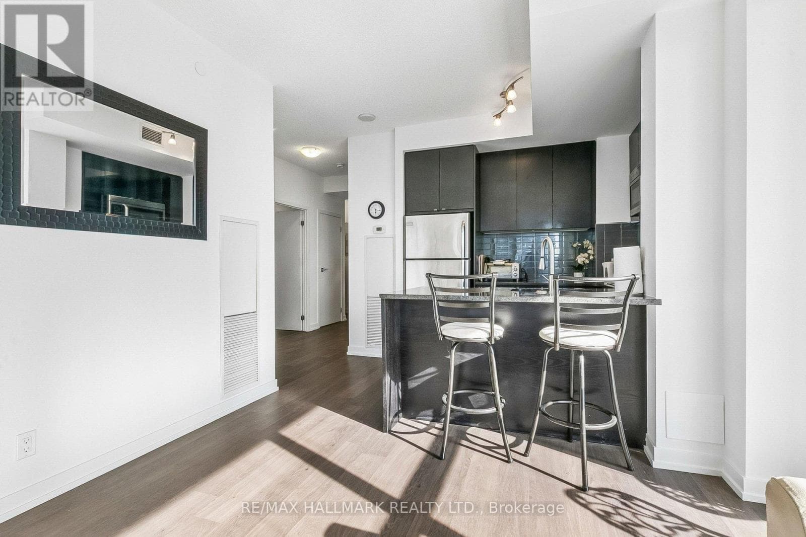 Photo of 1212 - 98 LILLIAN STREET