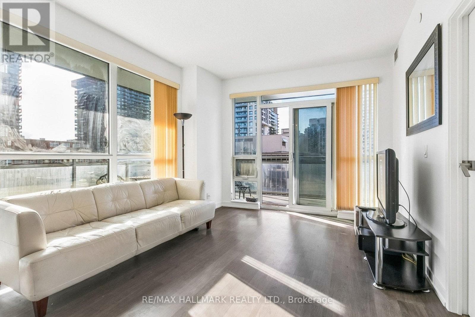 Photo of 1212 - 98 LILLIAN STREET