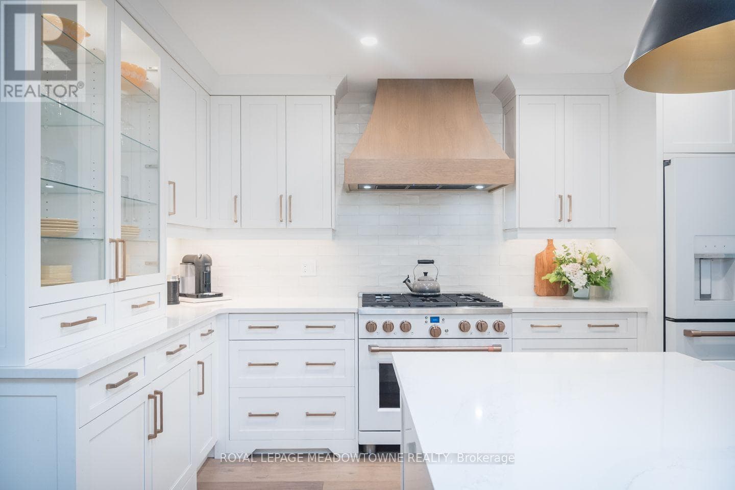 Photo of 823 LAURIER AVENUE
