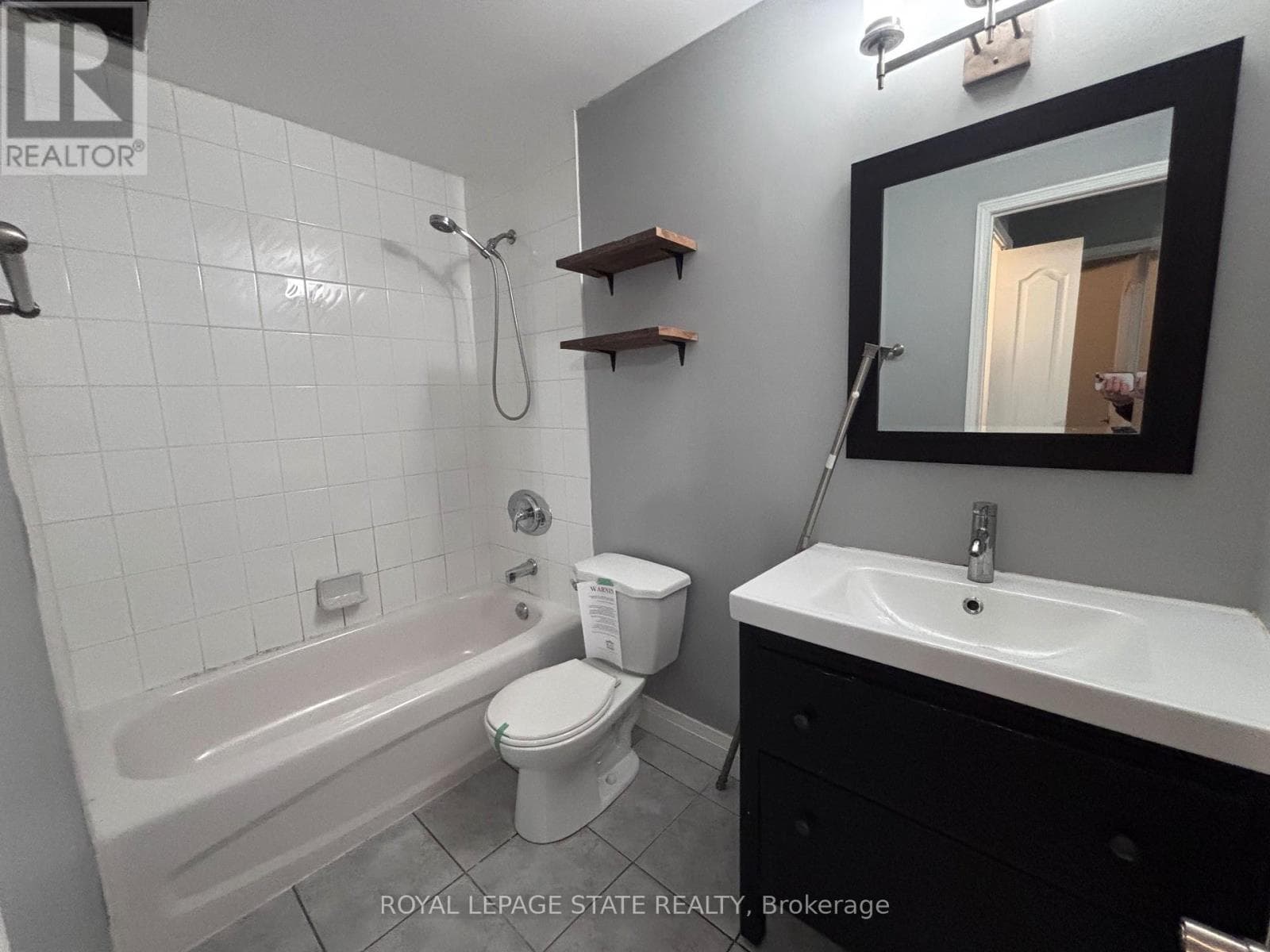 Photo of 17 - 615 SHORELINE DRIVE