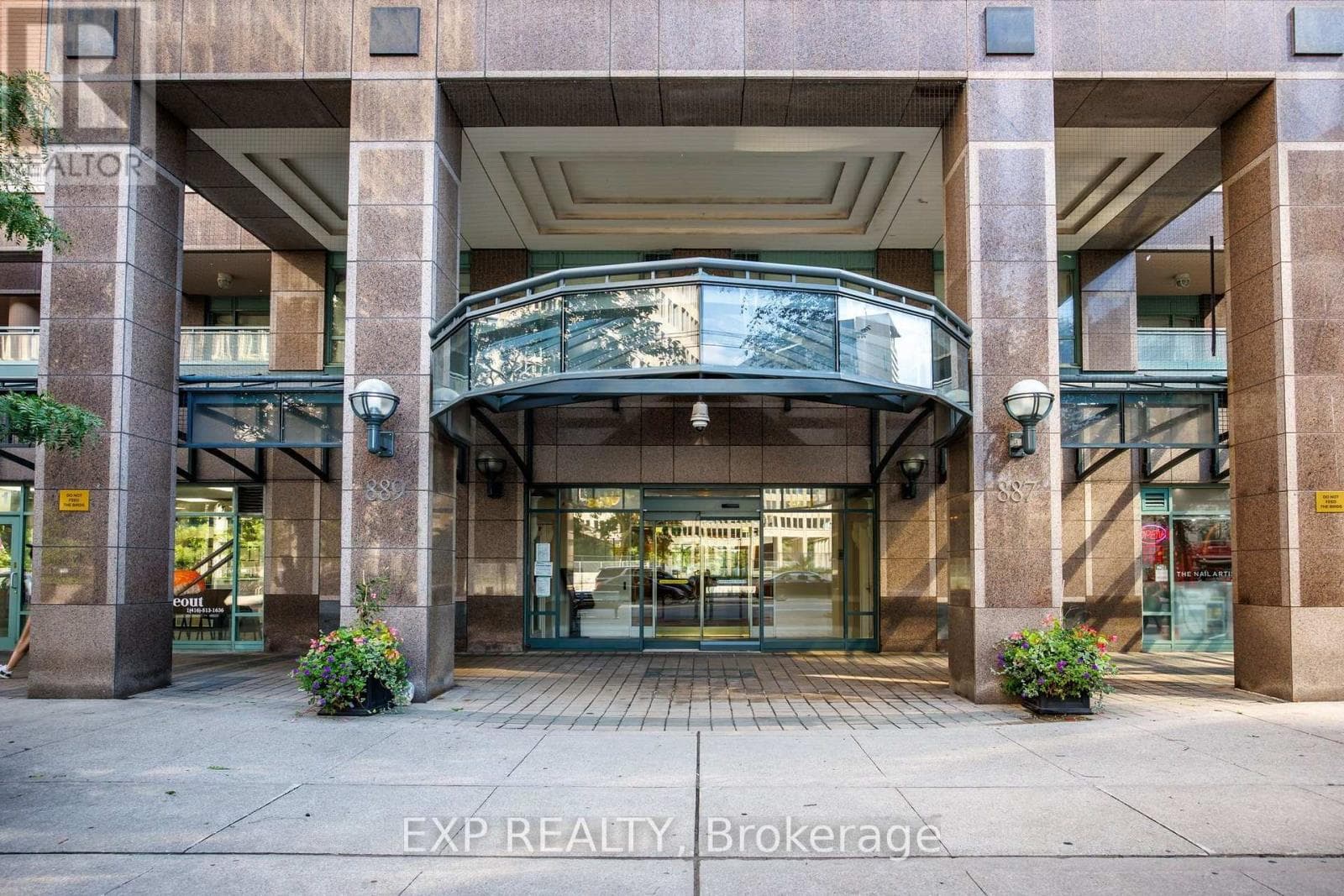 Photo of 409 - 889 BAY STREET