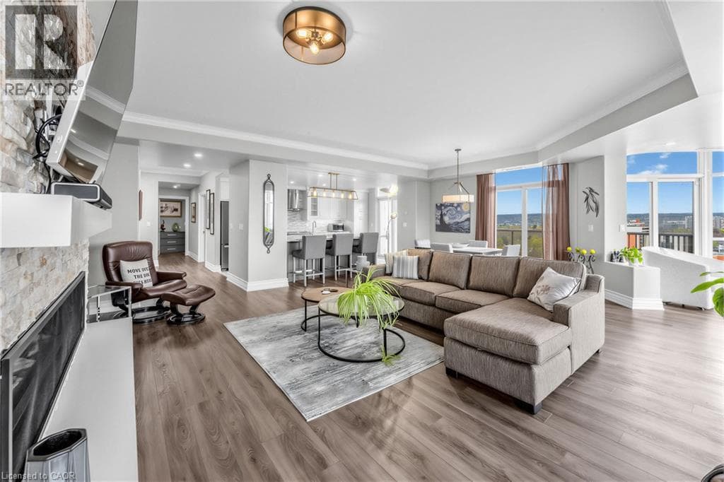 Photo of 1477 LAKESHORE Road Unit# PH 1