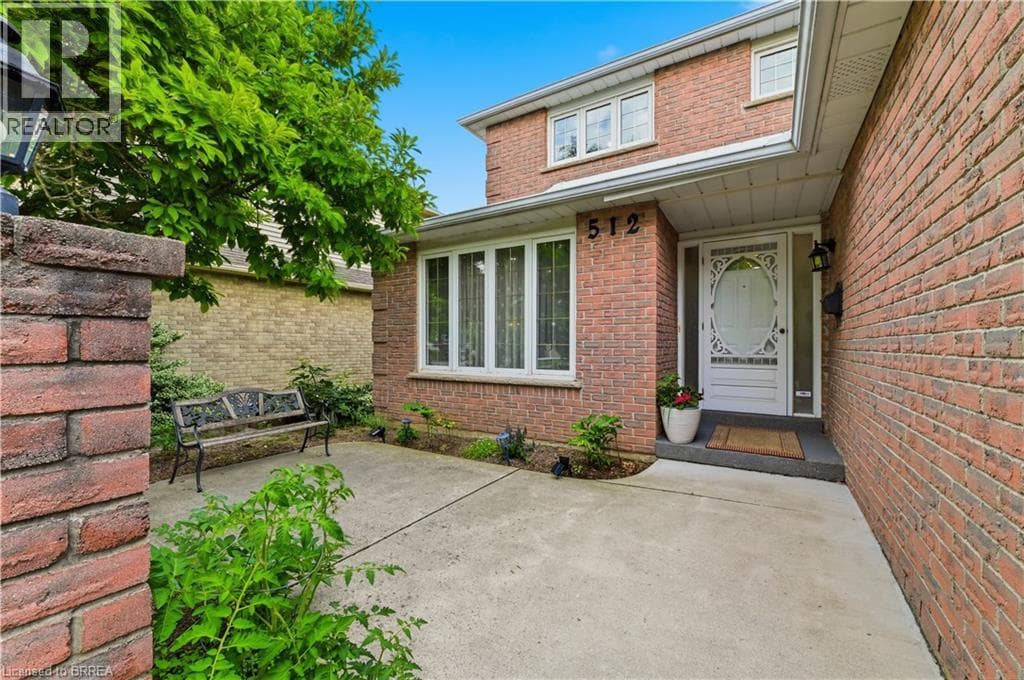 Photo of 512 HAWTHORNE Crescent