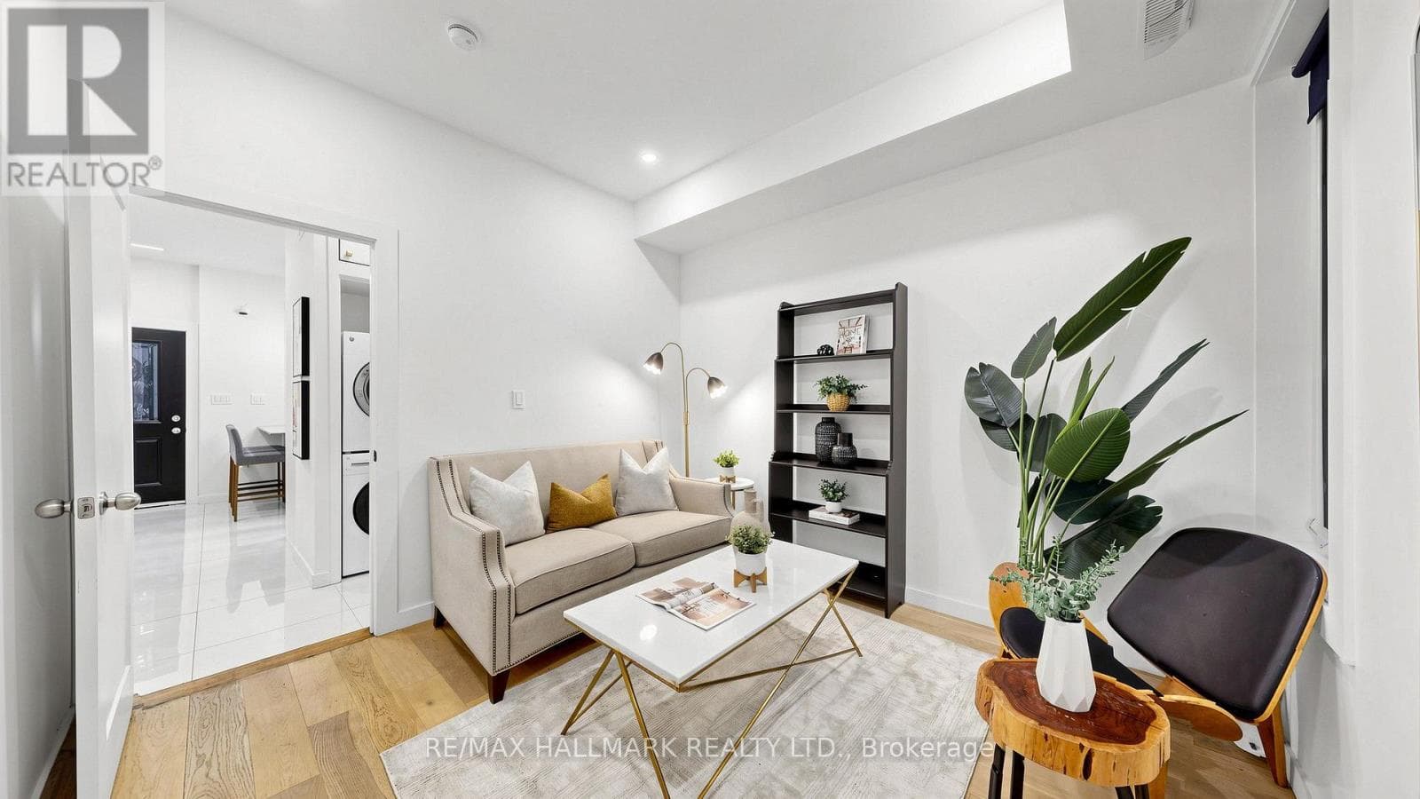 Photo of 31 1/2 GRANBY STREET