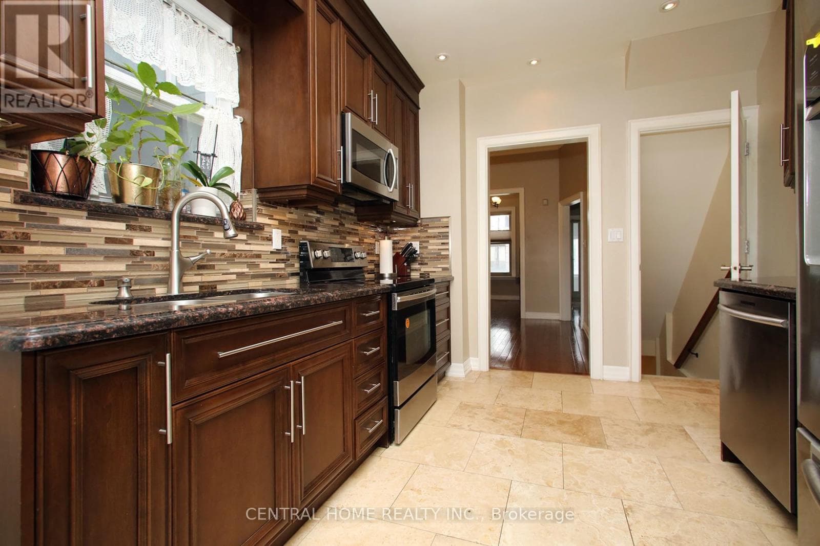 Photo of 106 CARLAW AVENUE