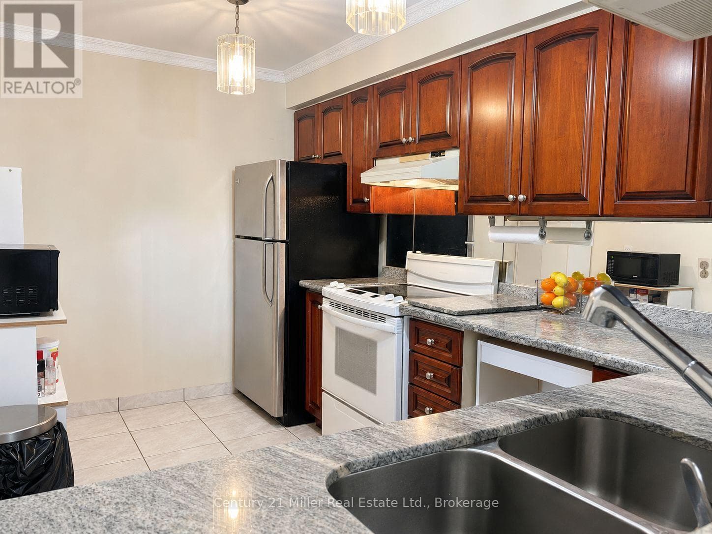 Photo of 411 - 3845 LAKE SHORE BOULEVARD W