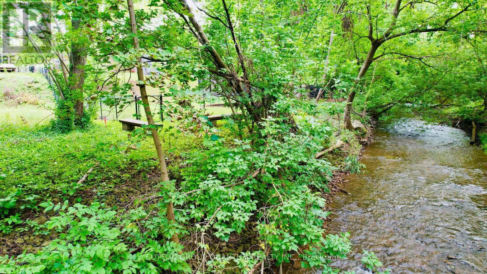 Photo of 499 VALLEY DRIVE N