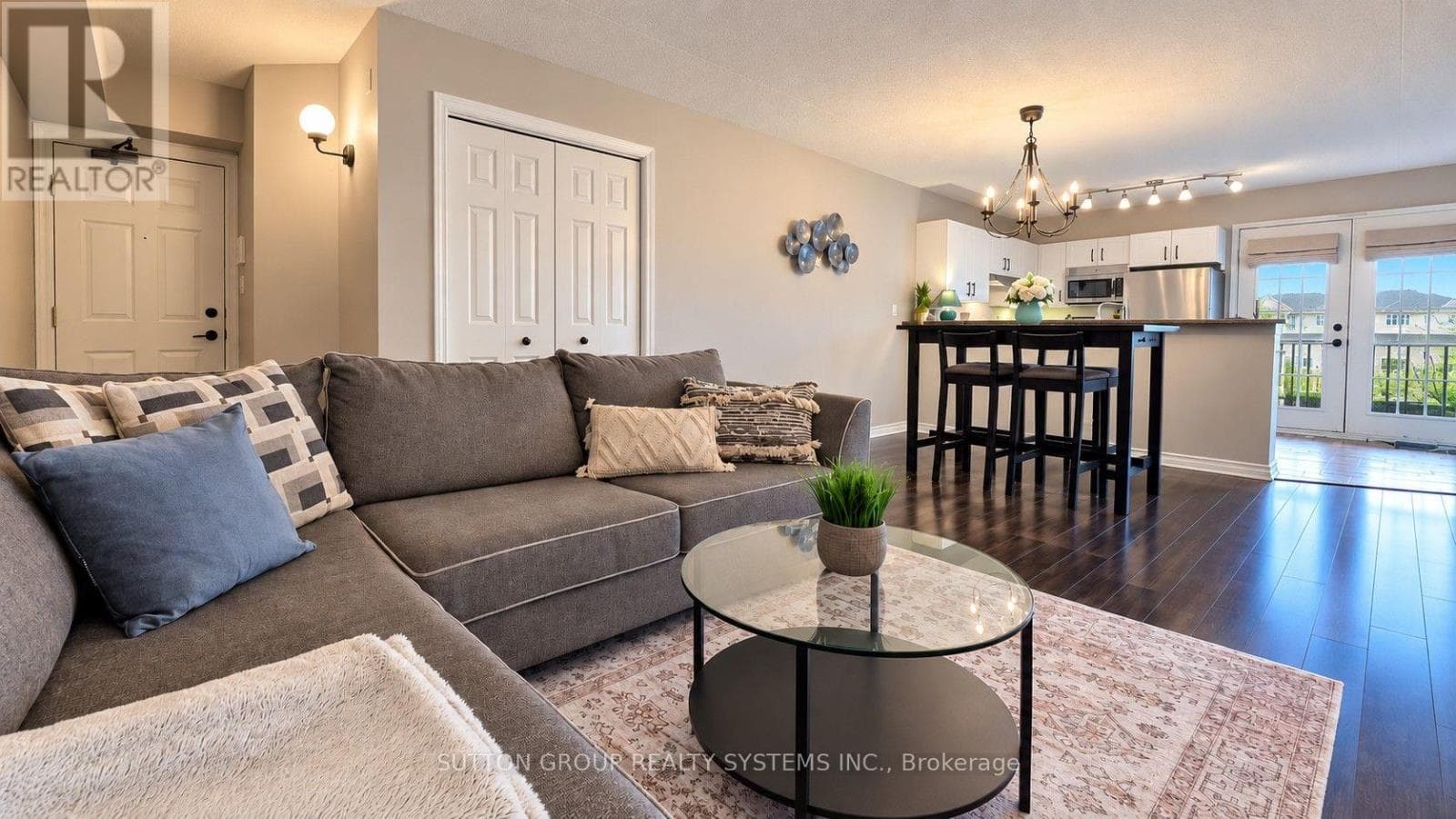 Photo of 301 - 4005 KILMER DRIVE