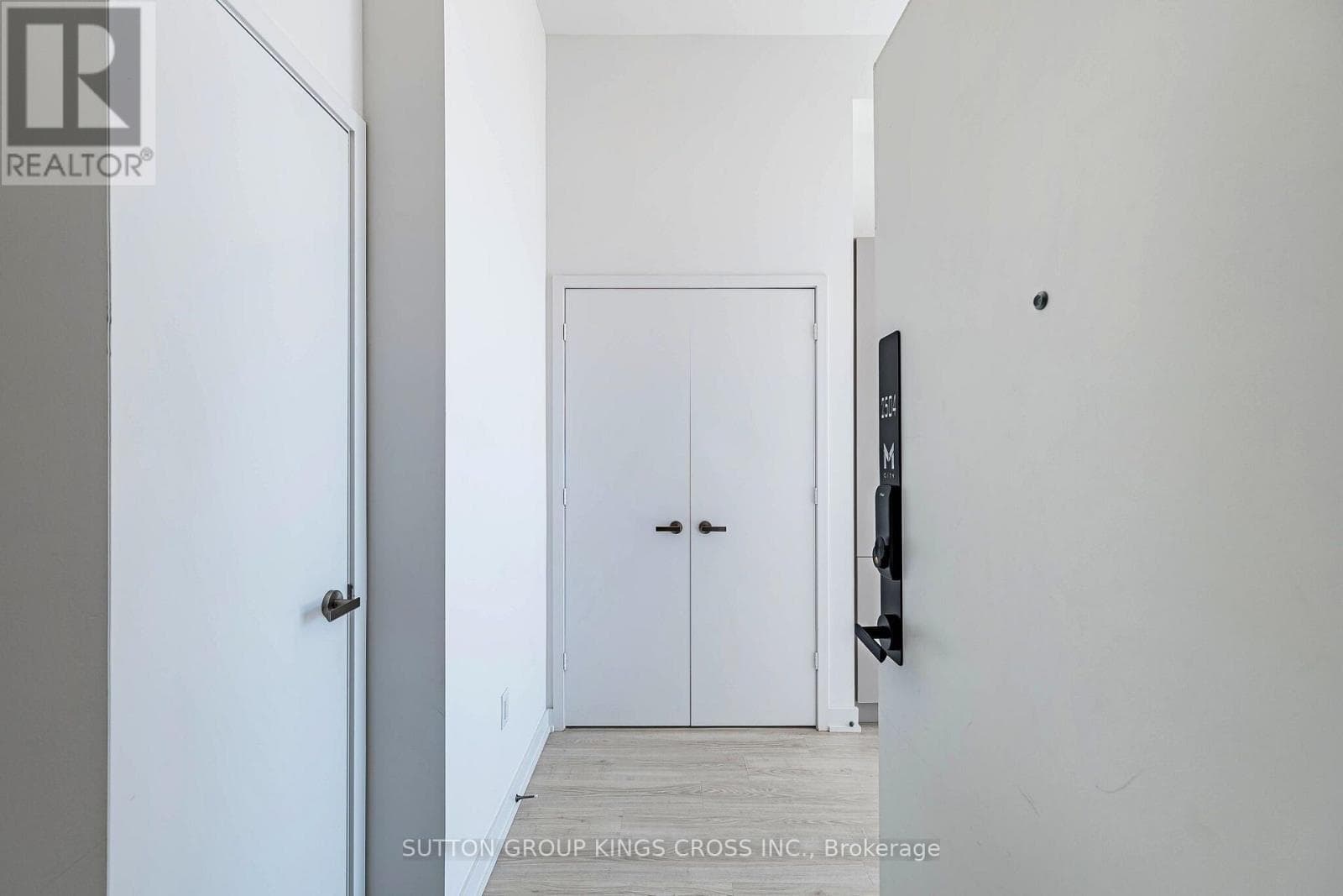 Photo of 2504 - 3883 QUARTZ ROAD