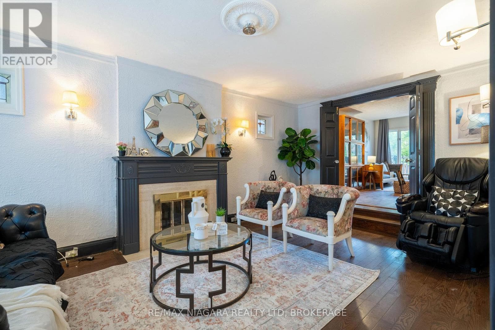 Photo of 38 YONGE BOULEVARD