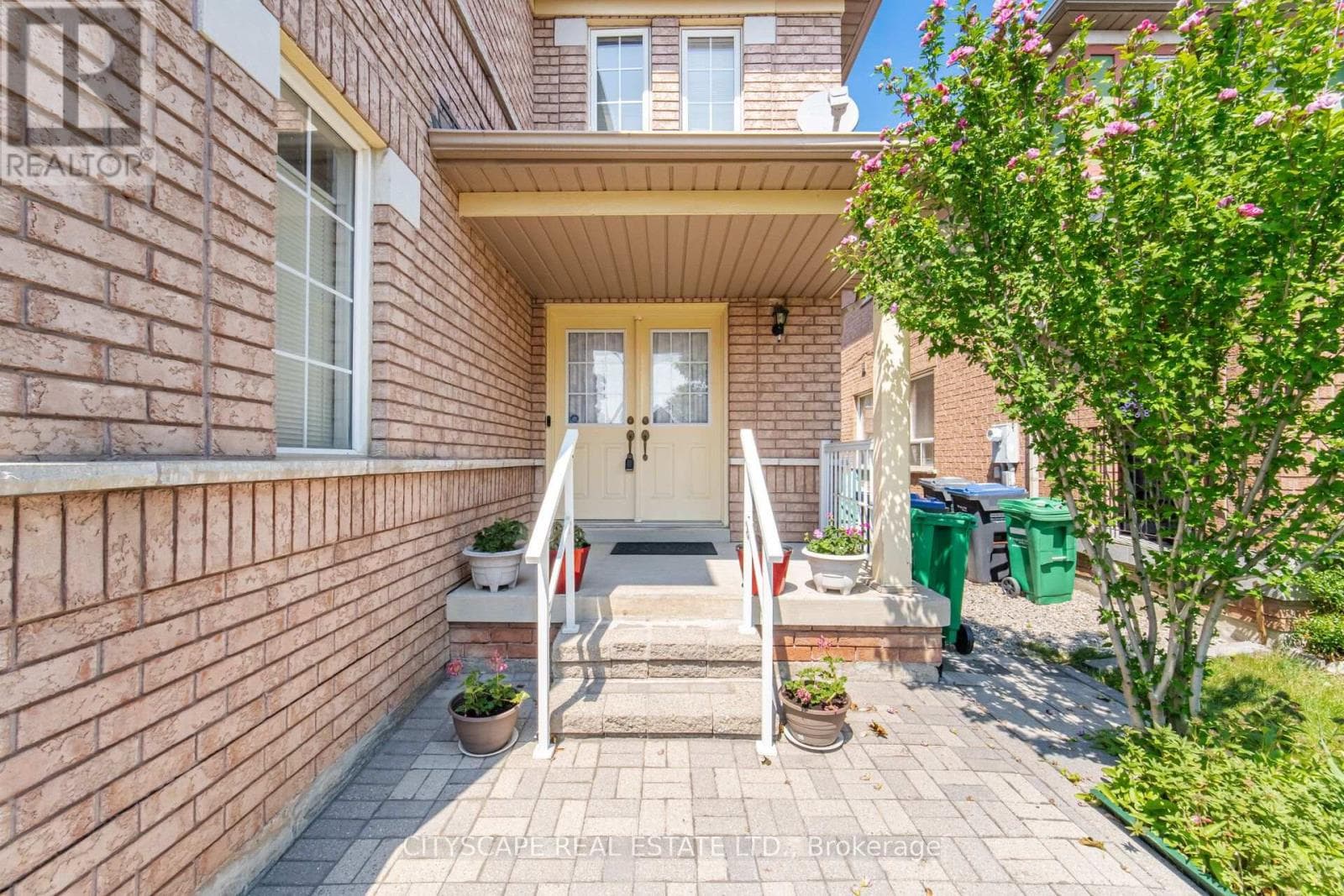Photo of 221 RICHVALE DRIVE S