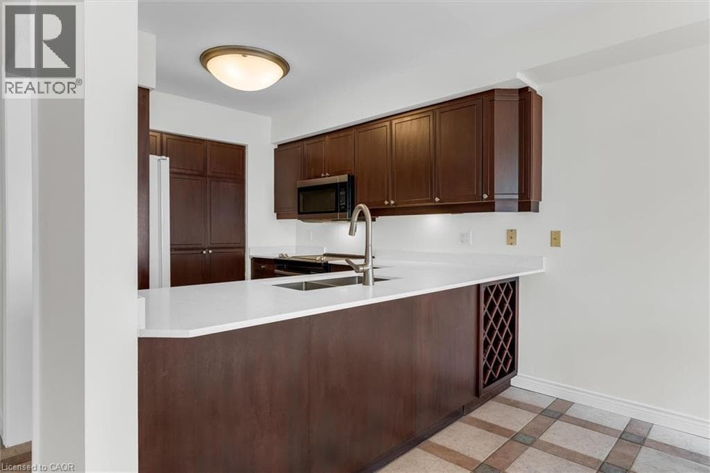 Photo of 1389 LAKESHORE Road