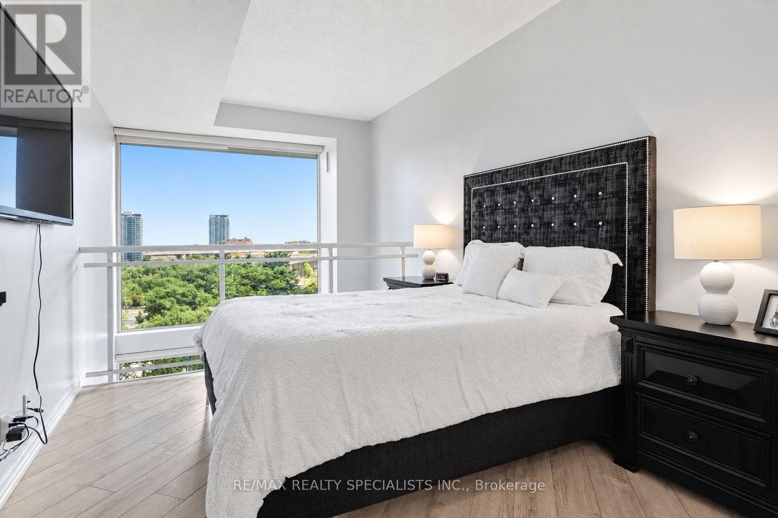 Photo of 711 - 3939 DUKE OF YORK BOULEVARD