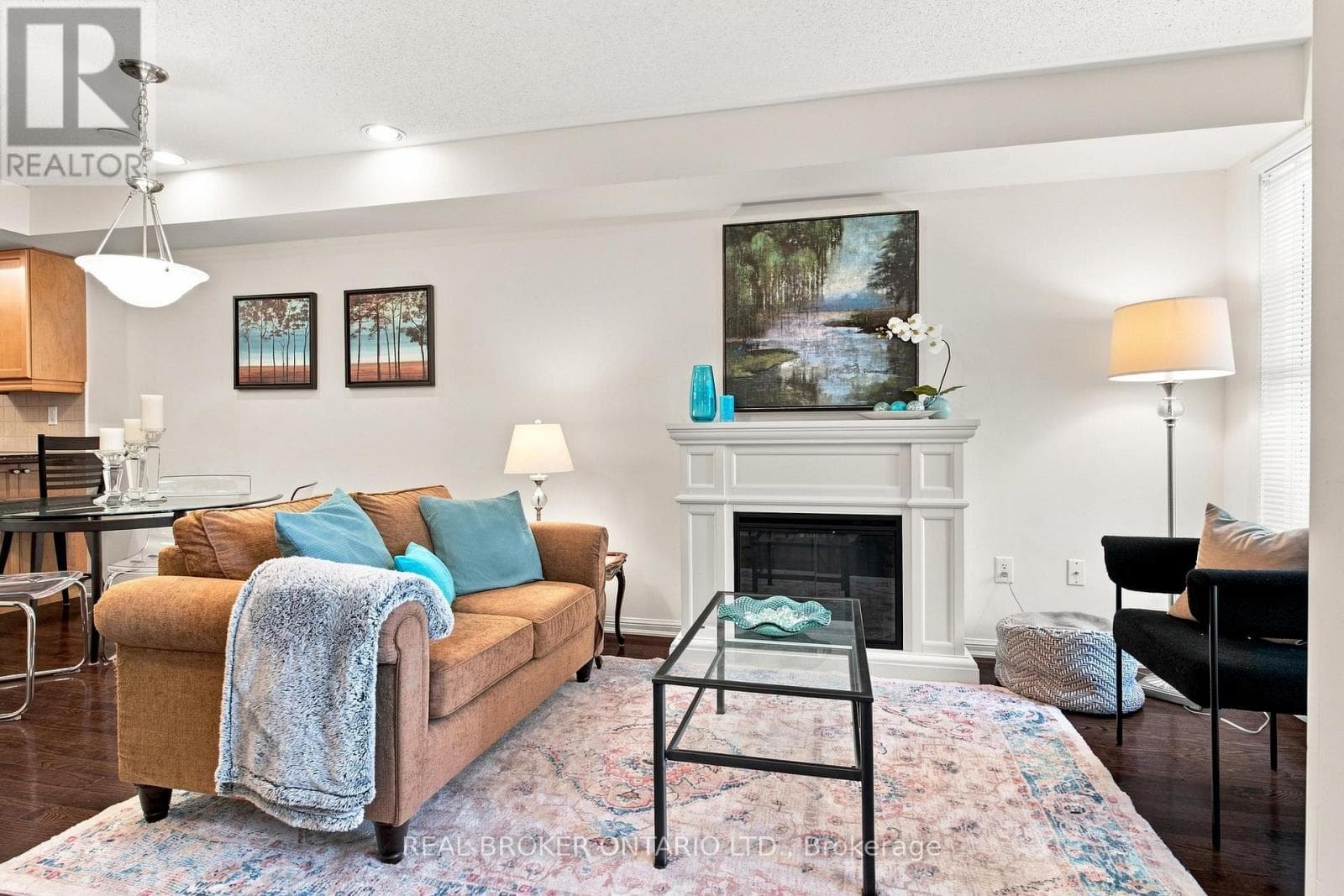 Photo of 8 AYERS CRESCENT