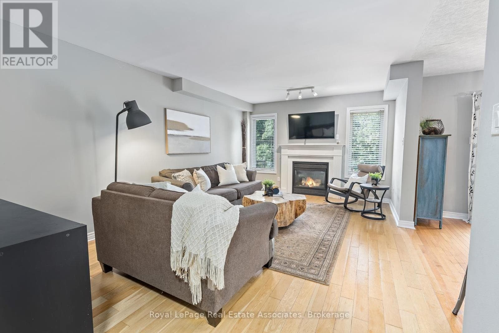 Photo of 1069 KNOTTY PINE GROVE