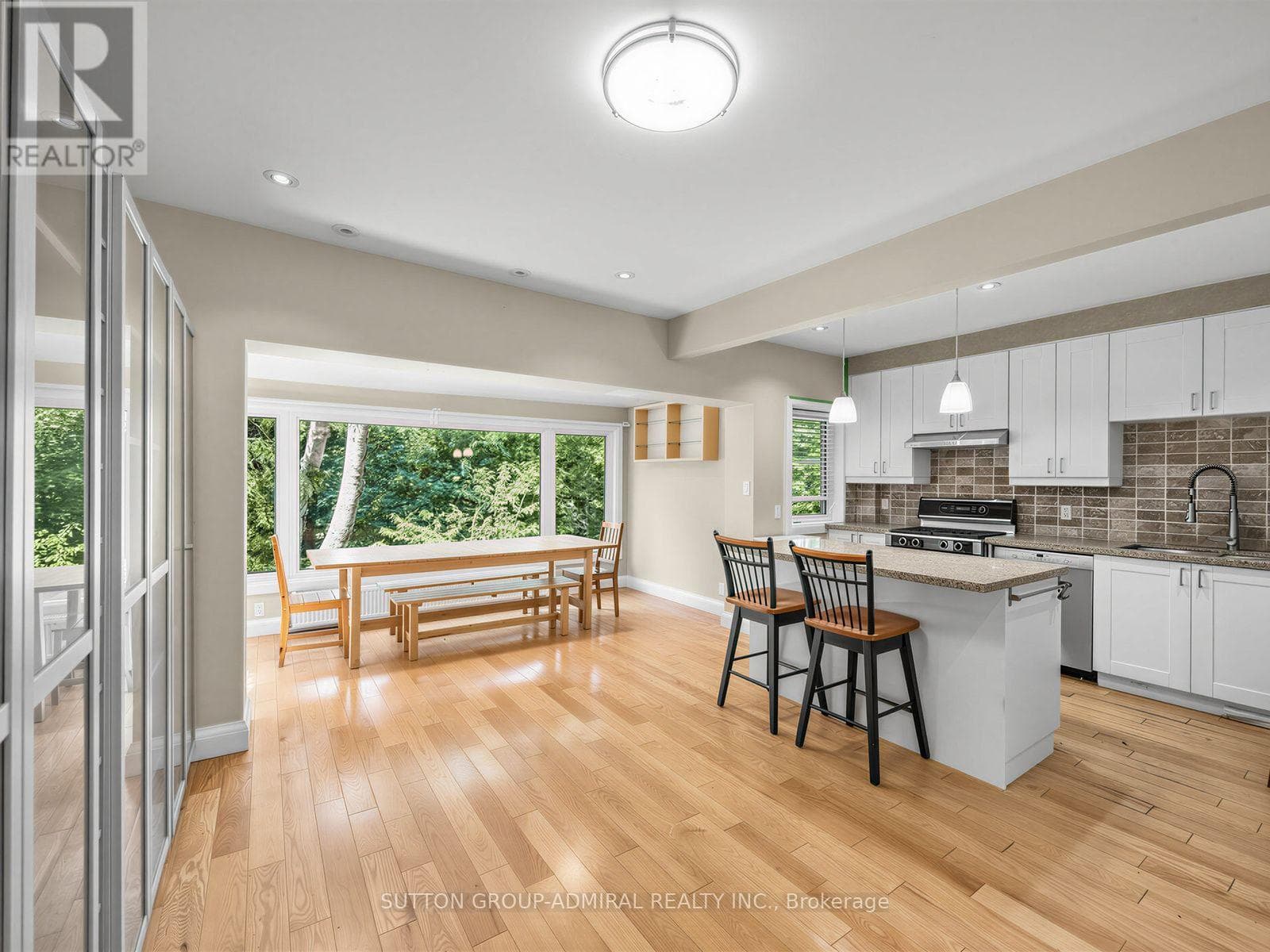 Photo of 246 ELLIS AVENUE