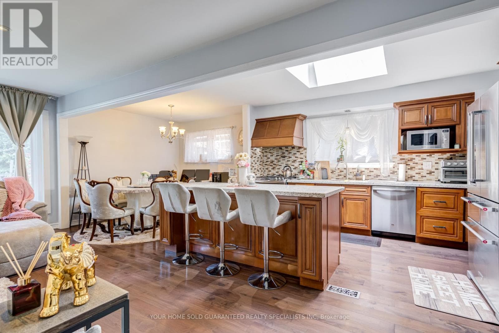 Photo of 5 HALLOW CRESCENT