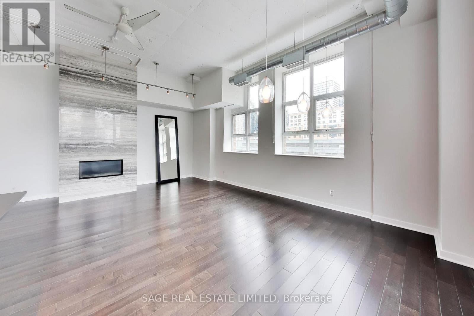 Photo of 521 - 155 DALHOUSIE STREET