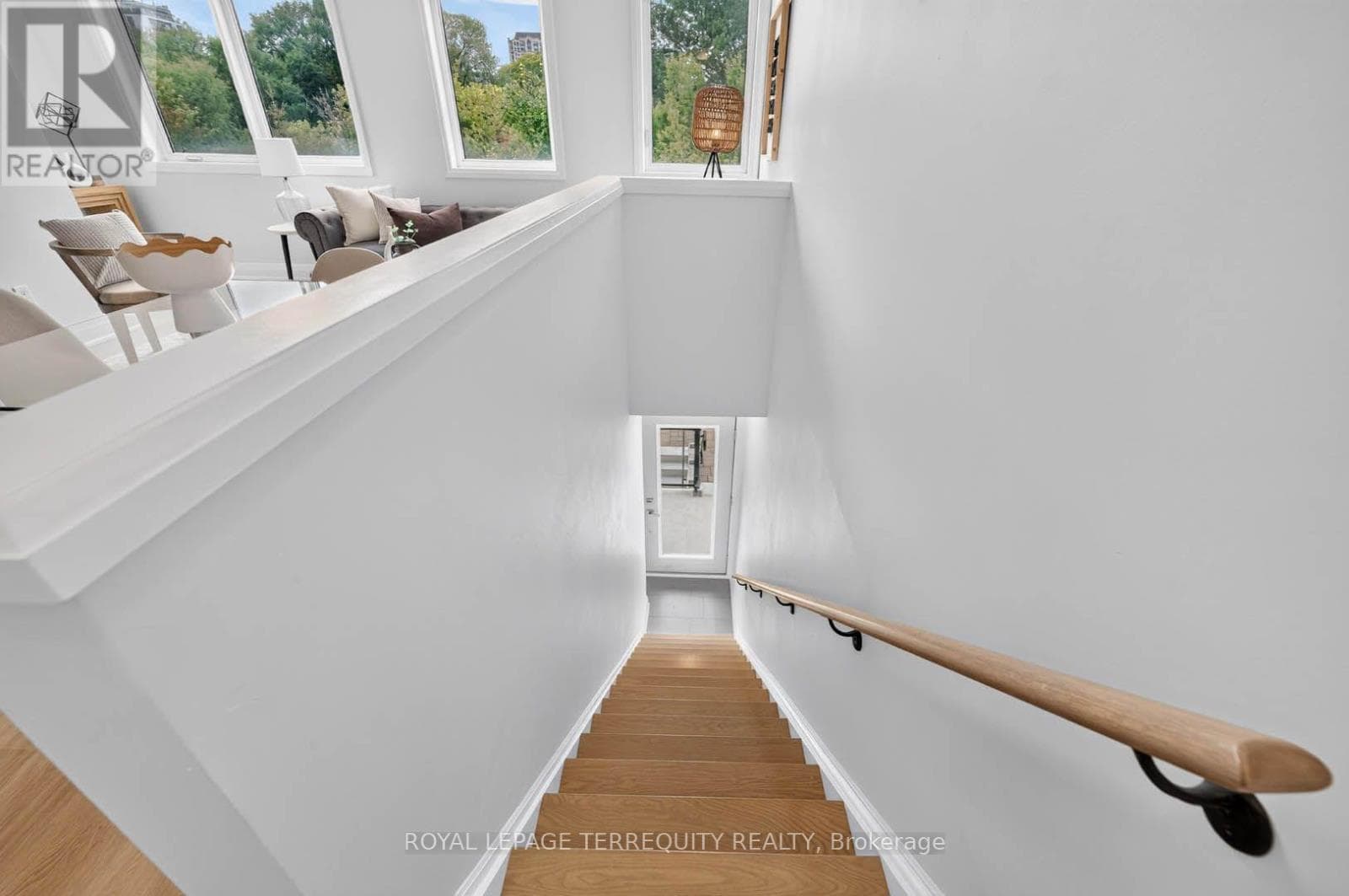 Photo of 16 - 780 SHEPPARD AVENUE E