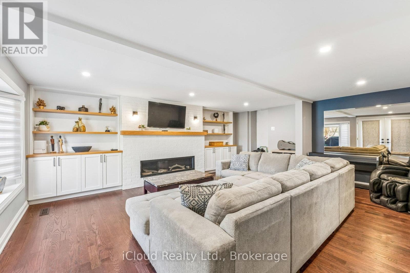 Photo of 43 FERNDALE CRESCENT