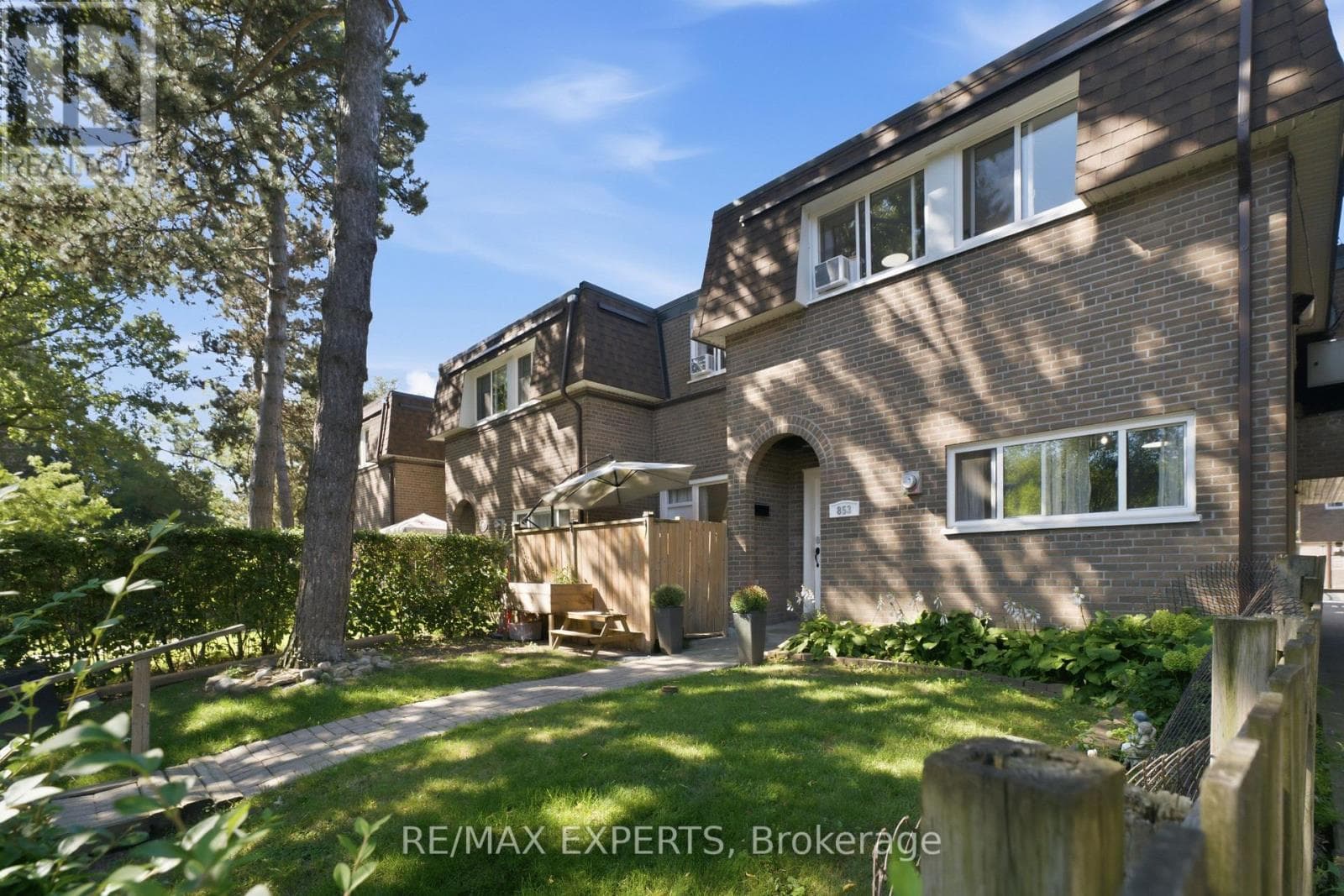 Photo of 853 - 30 TANDRIDGE CRESCENT