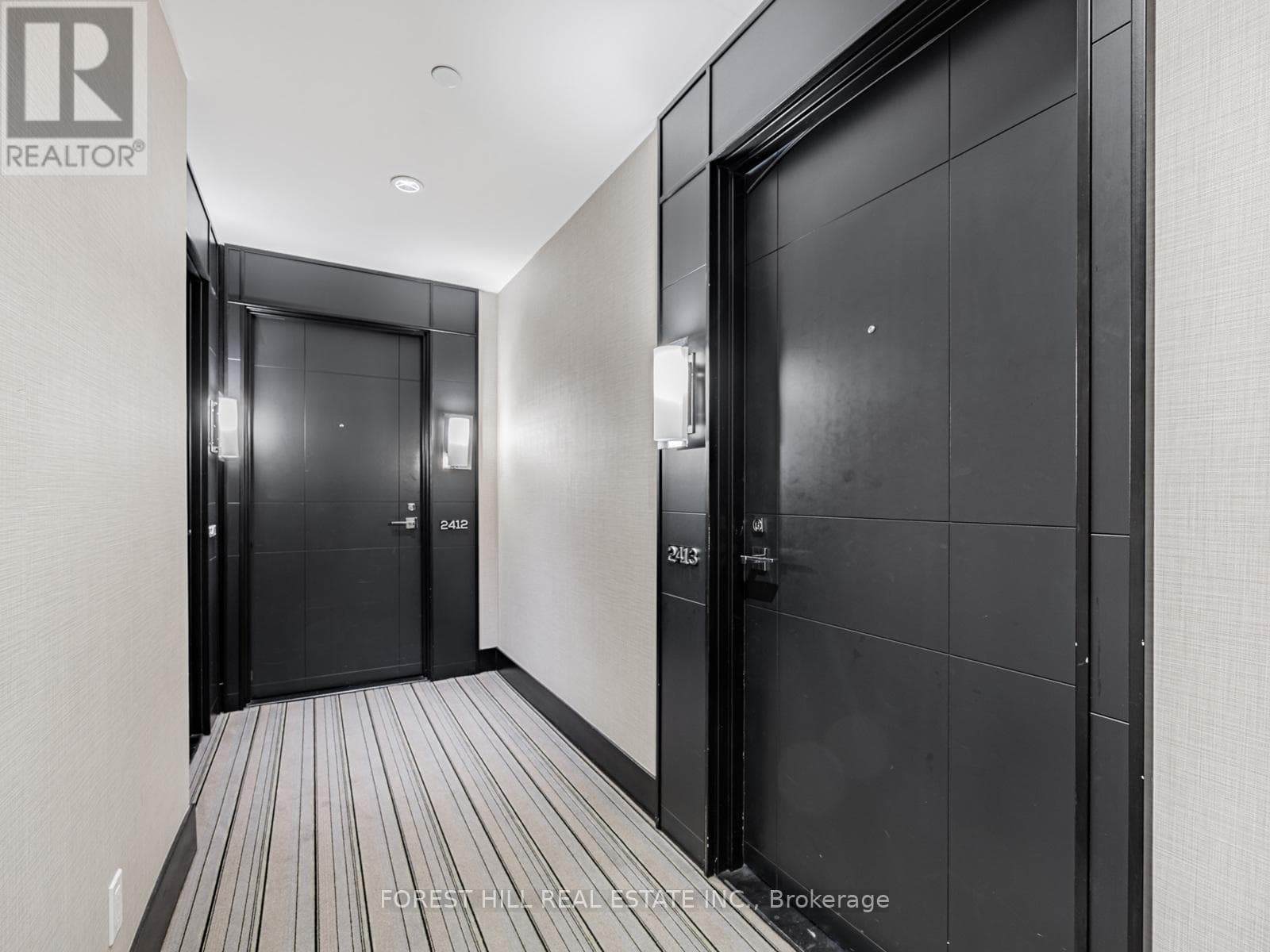 Photo of 2413 - 98 LILLIAN STREET
