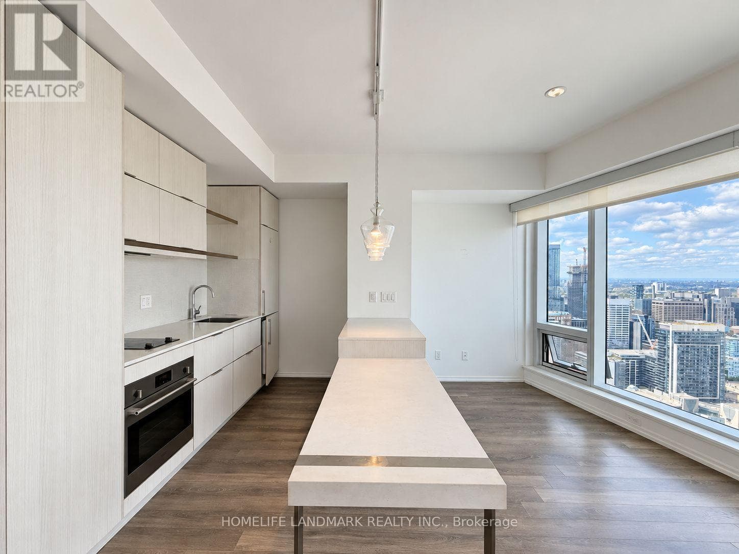 Photo of 4213 - 197 YONGE STREET