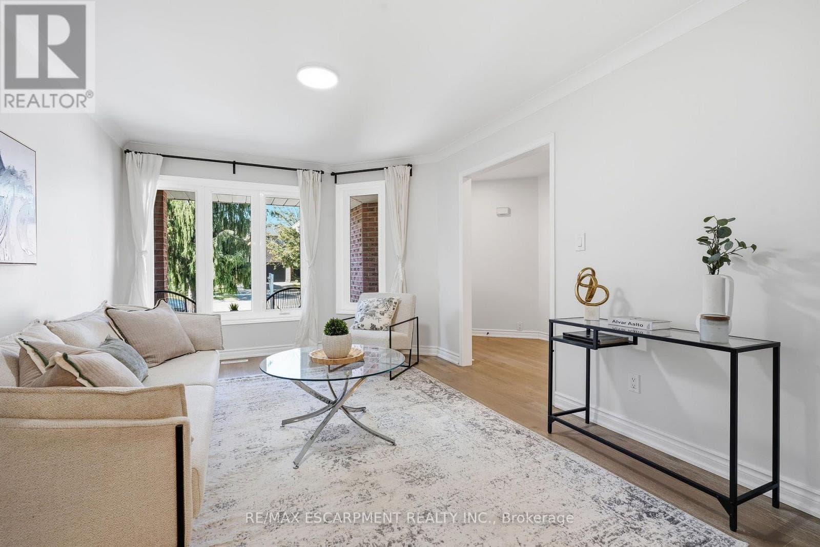 Photo of 551 DEERHURST DRIVE