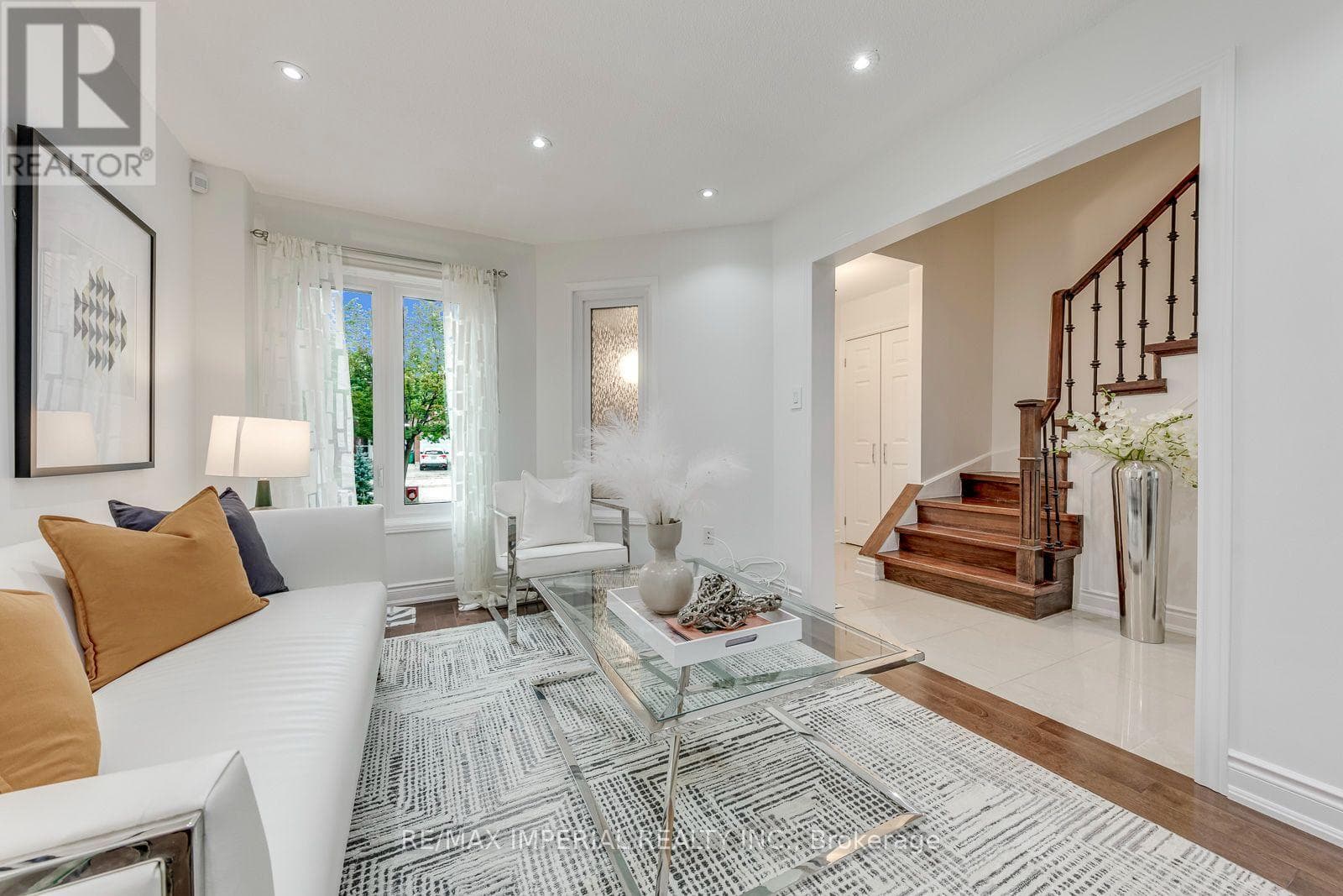 Photo of 925 CARDINGTON STREET