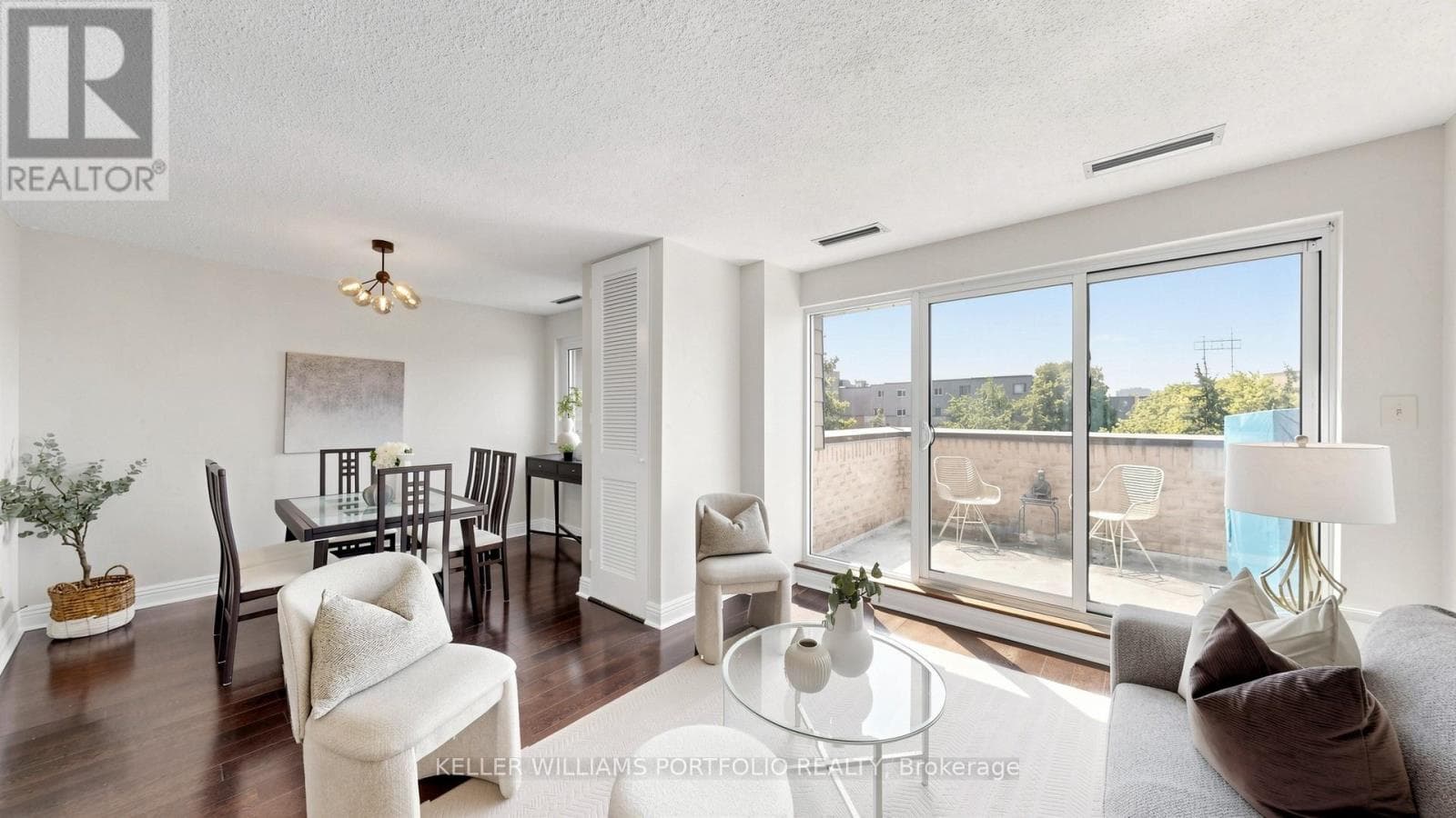 Photo of 358 - 4005 DON MILLS ROAD