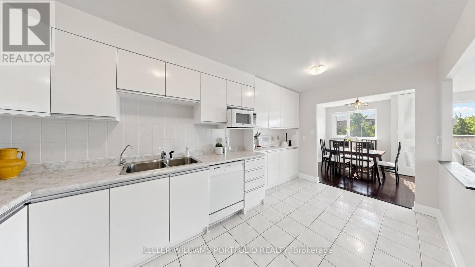 Photo of 358 - 4005 DON MILLS ROAD