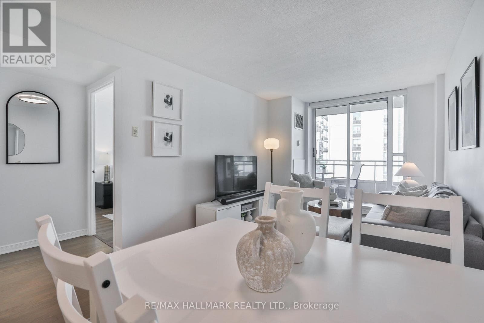 Photo of 716 - 245 DAVISVILLE AVENUE