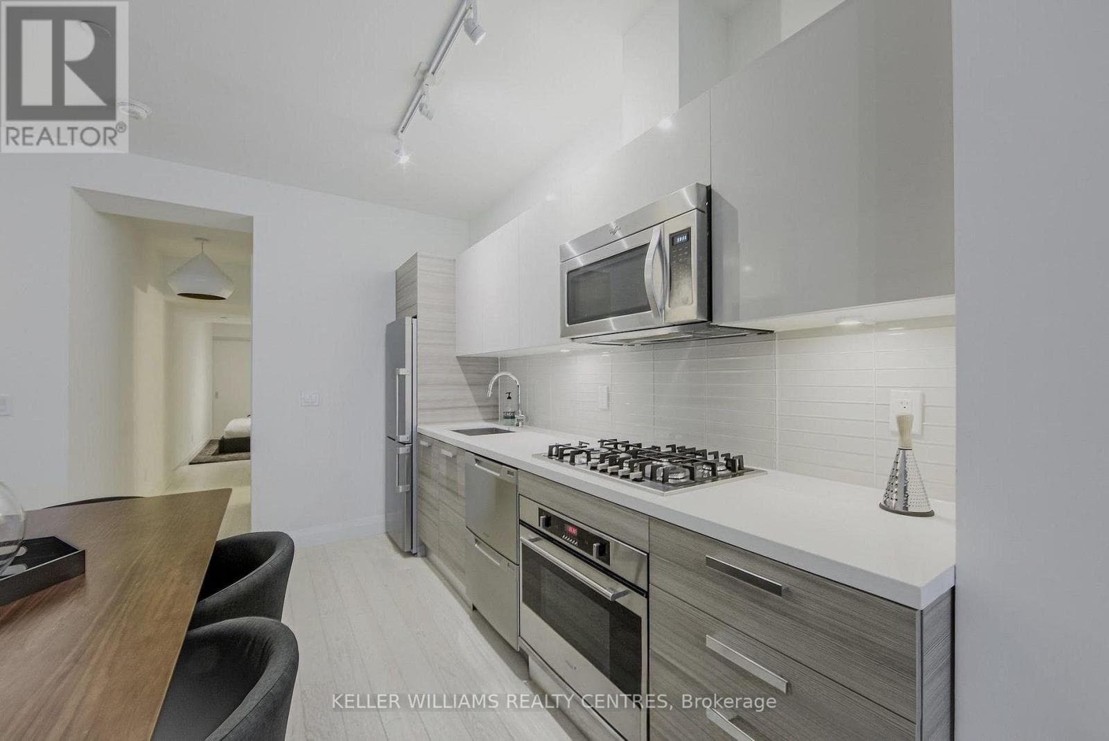 Photo of 501 - 224 KING STREET WEST STREET W