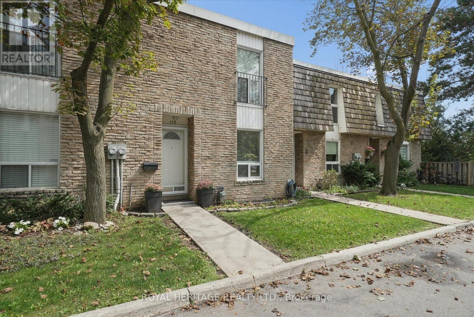 Photo of 105 - 701 BURNHAMTHORPE ROAD