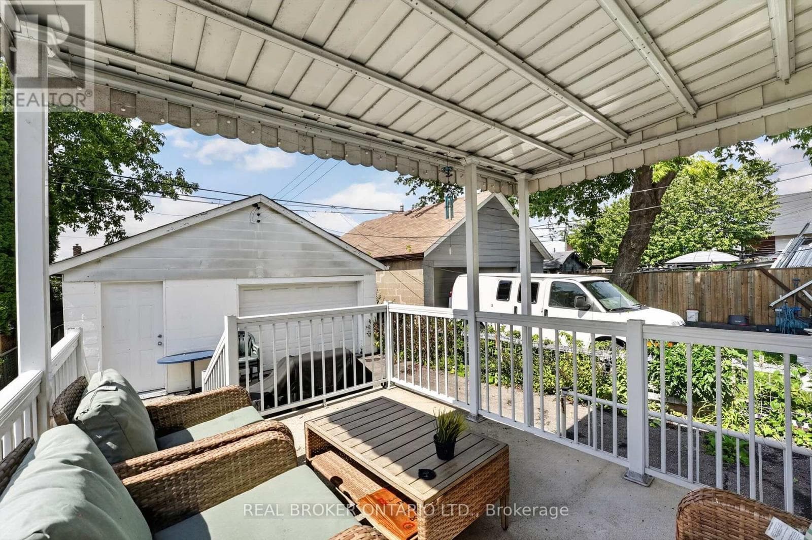 Photo of 238 CHAMBERS AVENUE