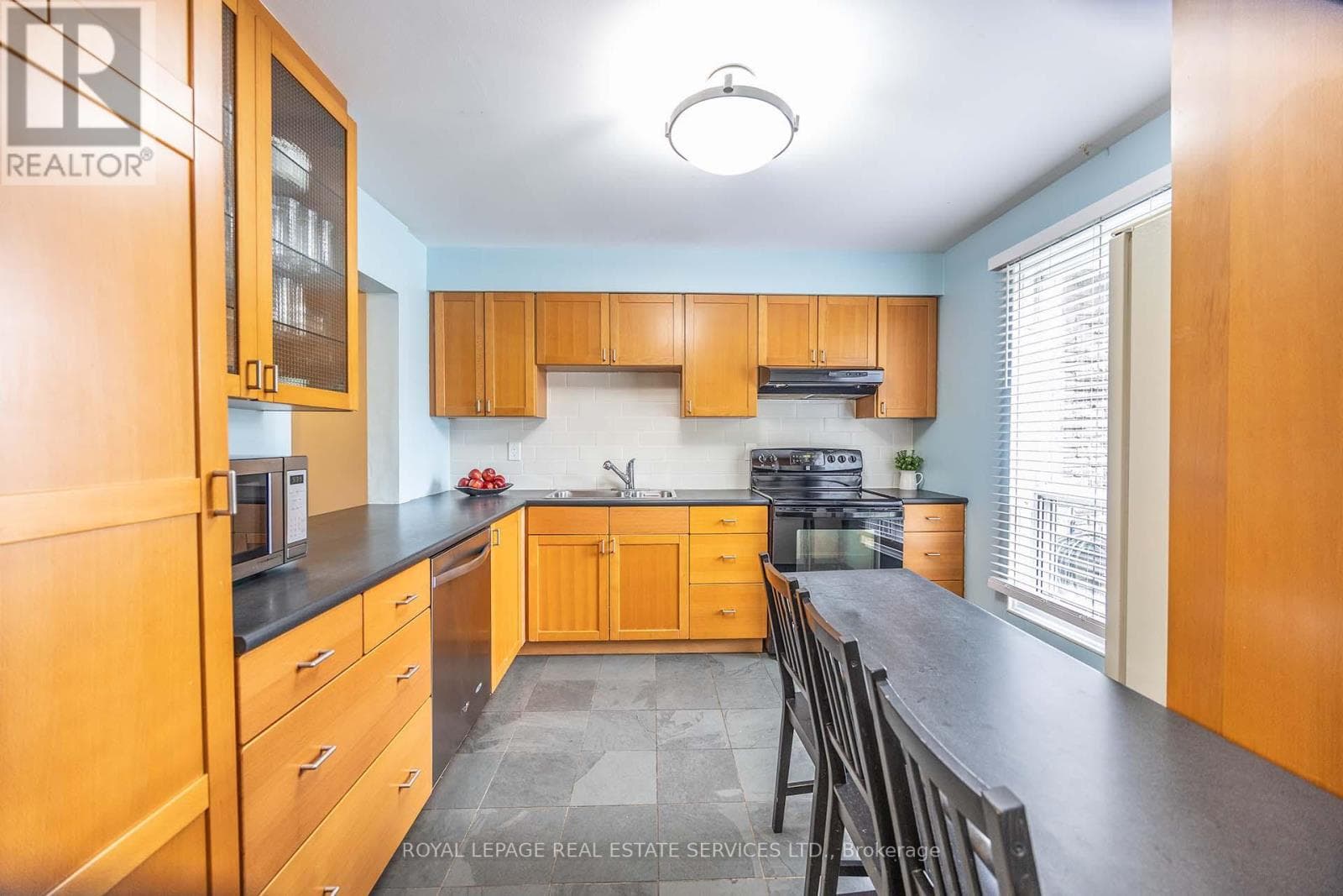 Photo of 18 - 71 OLD BURNHAMTHORPE ROAD