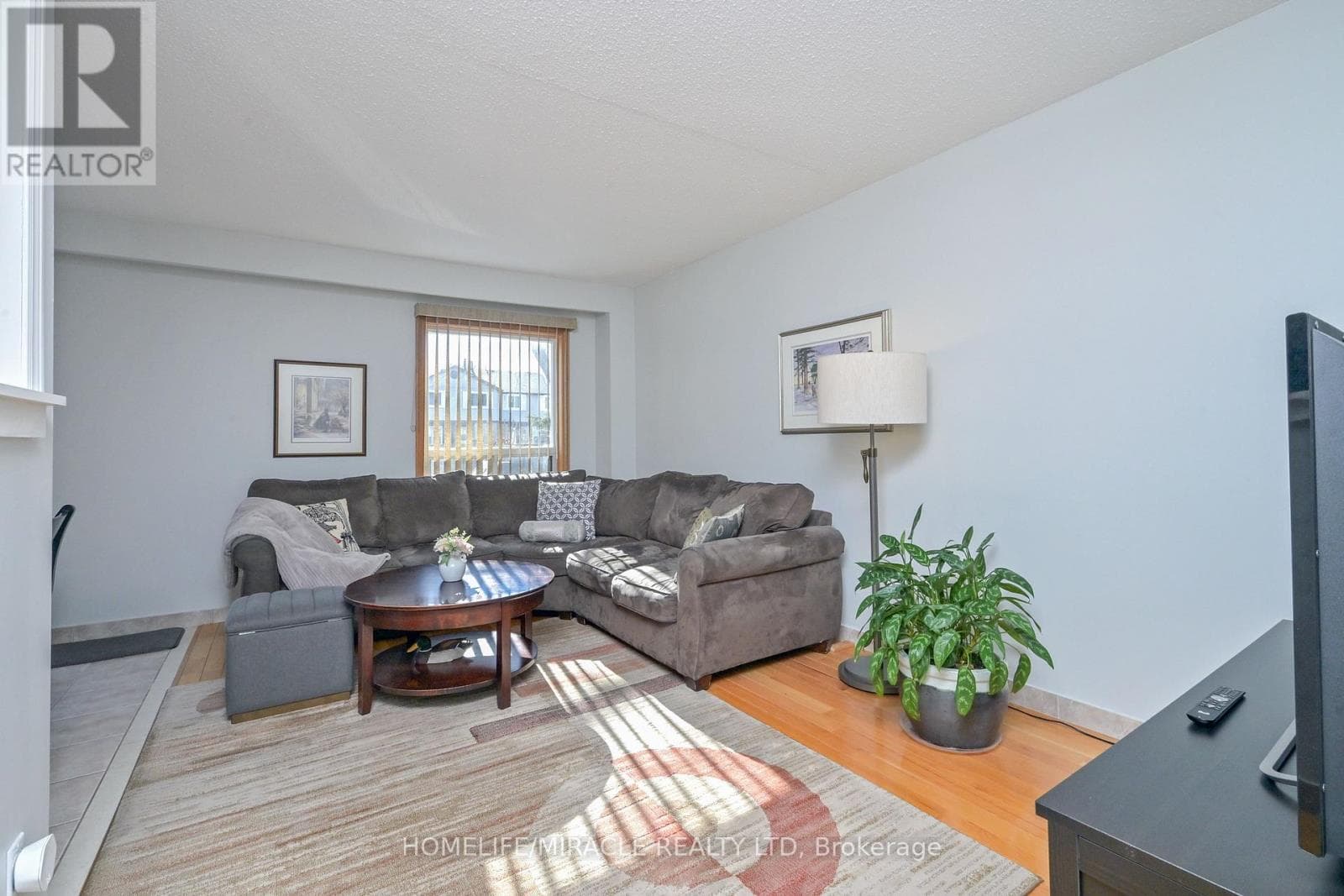 Photo of 27 - 121 FALCONER DRIVE