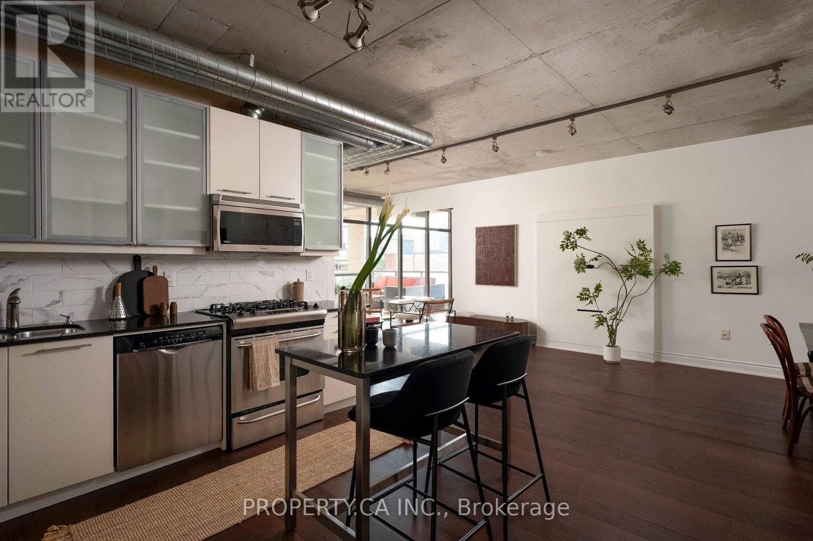 Photo of 605 - 533 RICHMOND STREET W